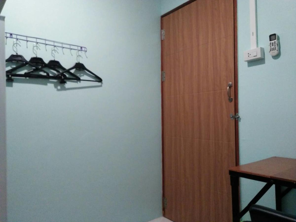 My Little Home Hostel Бангкок Екстер'єр фото