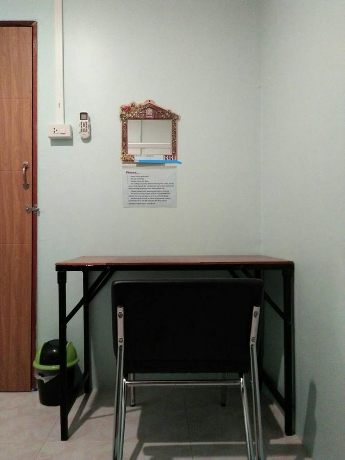 My Little Home Hostel Бангкок Екстер'єр фото