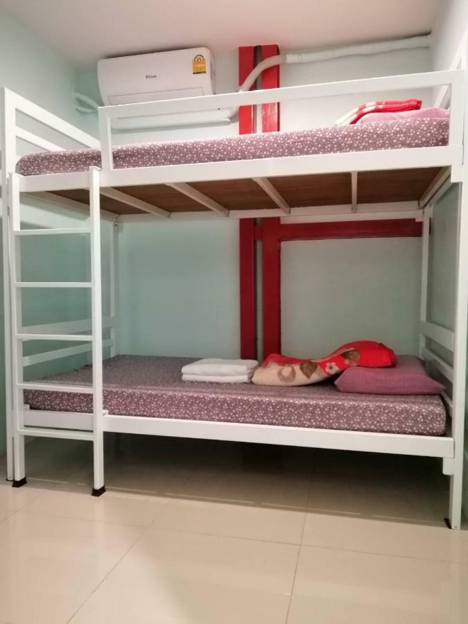 My Little Home Hostel Бангкок Екстер'єр фото